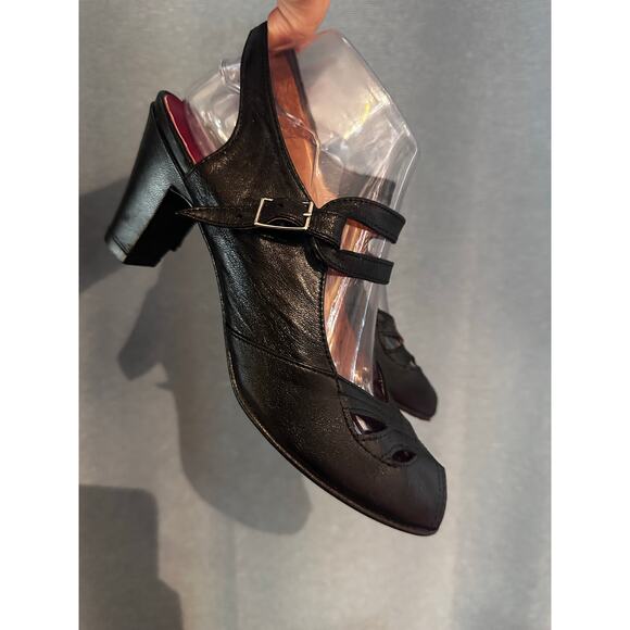 Re-mix Women's Anita 8.5 Black Leather Vintage Inspired Shoe. Retails $218 - Picture 10 of 10